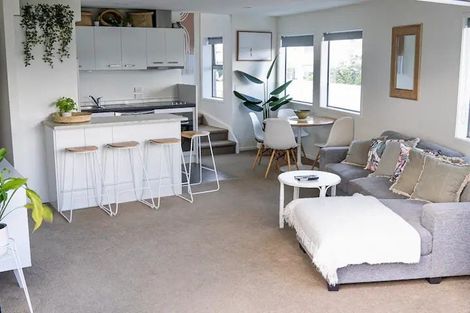 Photo of property in 306 Ocean Road, Whangamata, 3620