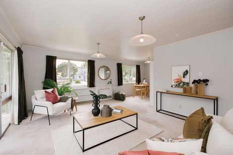 Photo of property in 53 Wikiriwhi Crescent, Awapuni, Palmerston North, 4412