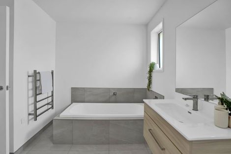 Photo of property in 33a Upjohn Street, Brooklands, New Plymouth, 4310