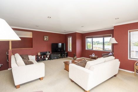 Photo of property in 2 Thomson Avenue, Dinsdale, Hamilton, 3204