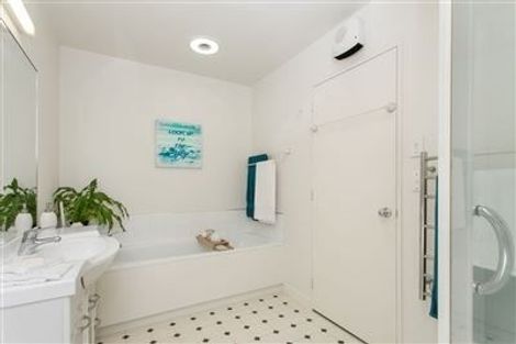 Photo of property in 113 Gardiners Road, Harewood, Christchurch, 8051