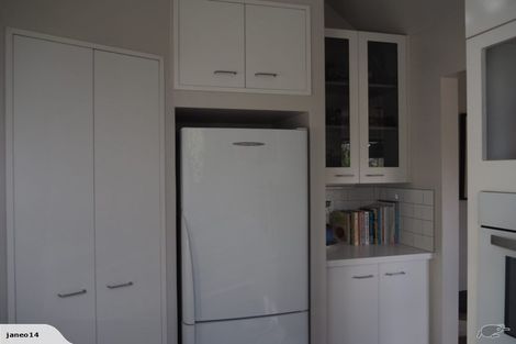 Photo of property in 8 Rhodesvale Terrace, Cashmere, Christchurch, 8022