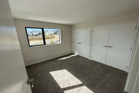 Photo of property in 16 Pohewa Road, Silverdale, 0932