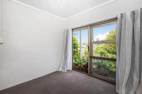 Photo of property in 2/98 Mountbatten Avenue, Hillcrest, Auckland, 0627