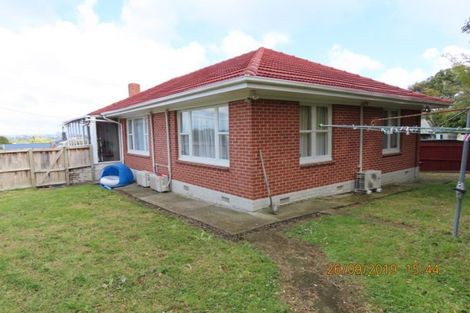 Photo of property in 19 Fairlea Road, Te Atatu South, Auckland, 0610