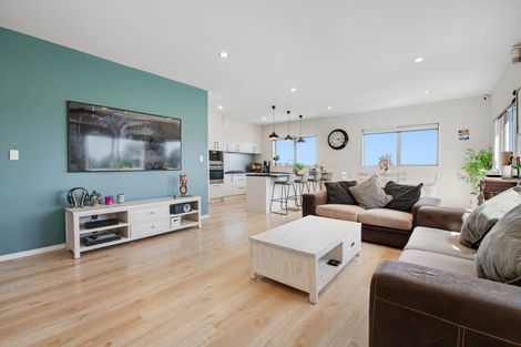 Photo of property in 135 Alec Craig Way, Gulf Harbour, Whangaparaoa, 0930