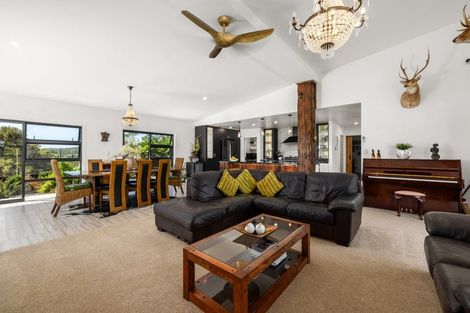 Photo of property in 65 Jamesons Esplanade, Haruru, 0204