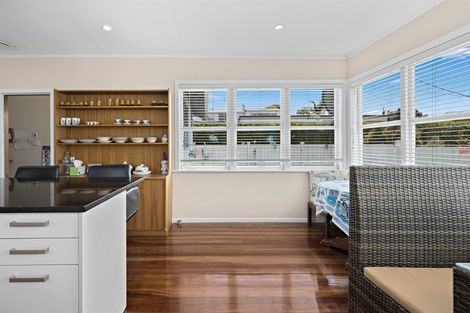 Photo of property in 1/221 Onewa Road, Birkenhead, Auckland, 0626
