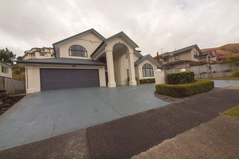 Photo of property in 33 Amesbury Drive, Churton Park, Wellington, 6037