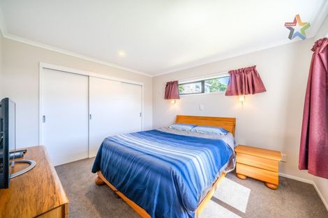 Photo of property in 1a Peel Place, Wainuiomata, Lower Hutt, 5014