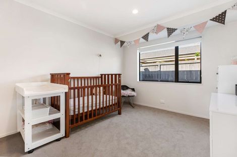 Photo of property in 20 Scotsmoor Drive, Wattle Downs, Auckland, 2103