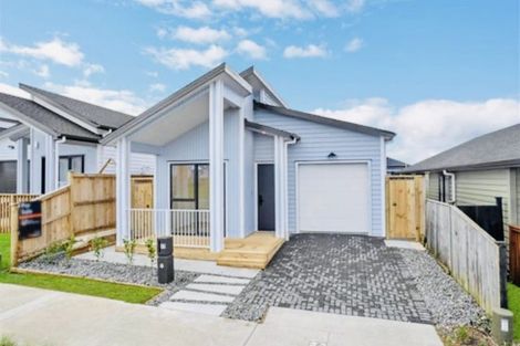 Photo of property in 11 Cronshaw Road, Karaka, Papakura, 2113