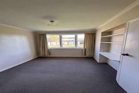 Photo of property in 37 Lambeth Crescent, Redwood, Christchurch, 8051