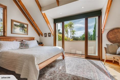 Photo of property in 194 Onewa Road, Birkenhead, Auckland, 0626