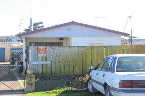 Photo of property in 7 Andresen Street, Foxton Beach, Foxton, 4815