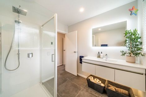 Photo of property in 4/30 London Road, Korokoro, Lower Hutt, 5012