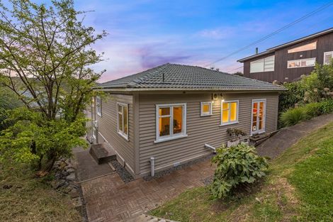 Photo of property in 28 Paremata Crescent, Paremata, Porirua, 5024