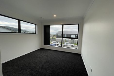 Photo of property in 16 Hokioi Drive, Kenepuru, Porirua, 5022