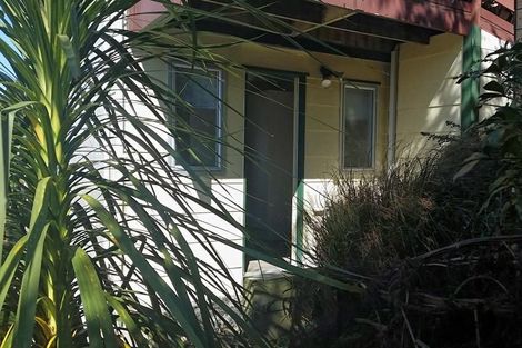 Photo of property in 21a Cotswold Crescent, Newlands, Wellington, 6037