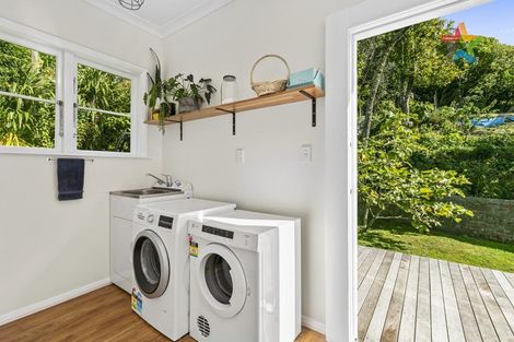 Photo of property in 46 Akatea Road, Korokoro, Lower Hutt, 5012