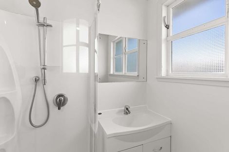 Photo of property in 6 Tilbury Avenue, Hokowhitu, Palmerston North, 4410