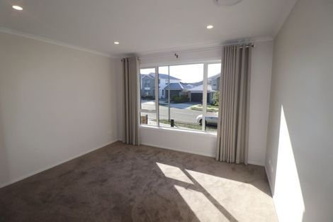 Photo of property in 36 Mettam Drive, Swanson, Auckland, 0614