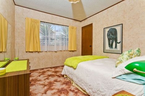 Photo of property in 137 Oaktree Avenue, Browns Bay, Auckland, 0630