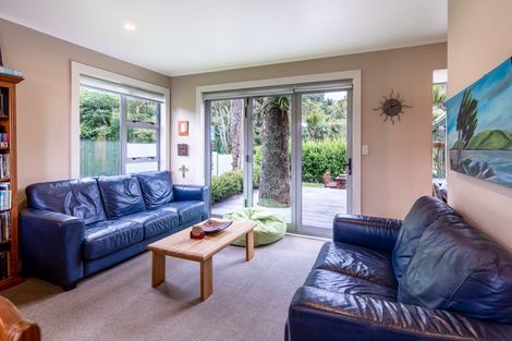 Photo of property in 8 Rimu Road, Oratia, Auckland, 0604