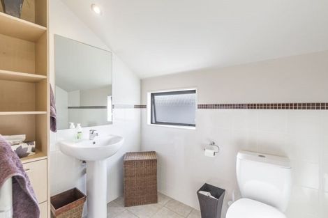 Photo of property in 8/64 Schnapper Rock Road, Schnapper Rock, Auckland, 0632