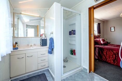 Photo of property in 2 Booth Street, Carterton, 5713