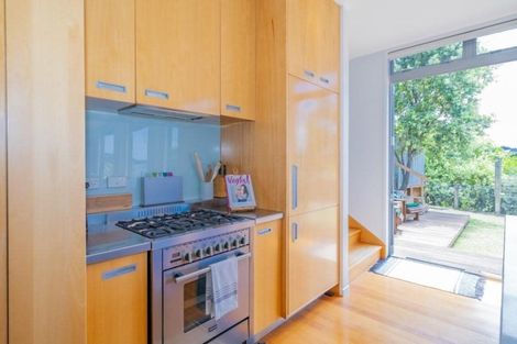 Photo of property in 18 Pine Grove, Tairua, 3508