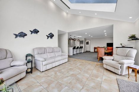Photo of property in 19 Dolphin Parade, Bell Block, New Plymouth, 4312