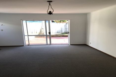 Photo of property in 37 Sequoia Place, Sunnynook, Auckland, 0620