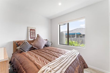 Photo of property in 4 Kauri Grove Drive, Kumeu, 0810