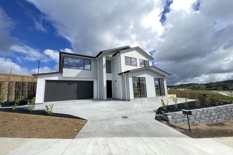 Photo of property in 130 Skulander Crescent, Orewa, 0931