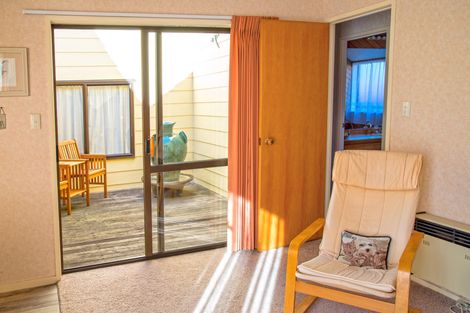 Photo of property in 12 Foxbridge Lane, Conifer Grove, Takanini, 2112