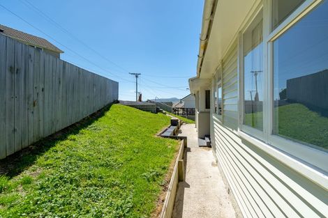 Photo of property in 27 Hanlon Street, Halfway Bush, Dunedin, 9010