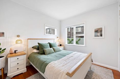 Photo of property in 39 Tuatoru Street, Eastbourne, Lower Hutt, 5013