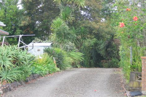 Photo of property in 2/12a West Lynn Road, Titirangi, Auckland, 0604