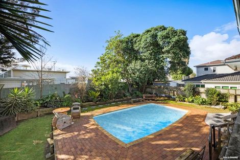 Photo of property in 32 Oakland Avenue, Papatoetoe, Auckland, 2025