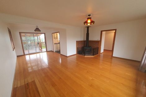 Photo of property in 12 Cron Avenue, Te Atatu South, Auckland, 0610