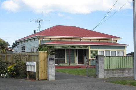 Photo of property in 2 Titoki Street, Castlecliff, Whanganui, 4501