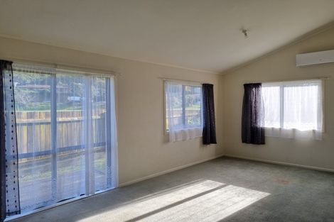 Photo of property in 33a Findlay Street, Tawa, Wellington, 5028