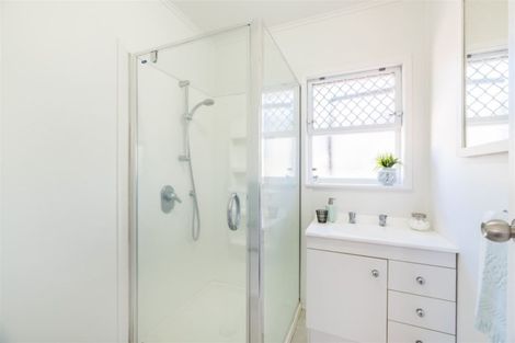 Photo of property in 2/7 Napoleon Avenue, Milford, Auckland, 0620