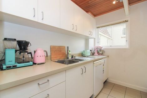 Photo of property in 28 Cottleville Terrace, Thorndon, Wellington, 6011