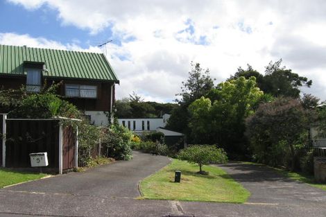 Photo of property in 2/5 Eugen Place, Bayview, Auckland, 0629