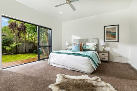 Photo of property in 48 Huntington Park Drive, Greenhithe, Auckland, 0632