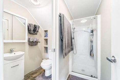 Photo of property in 5 Seabar Place, Glen Eden, Auckland, 0602