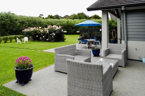 Photo of property in 27 Ohau Terraces, Ohau, Levin, 5570