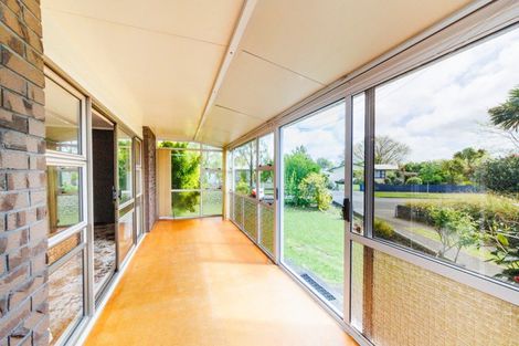 Photo of property in 53 Ruamahanga Crescent, Terrace End, Palmerston North, 4410